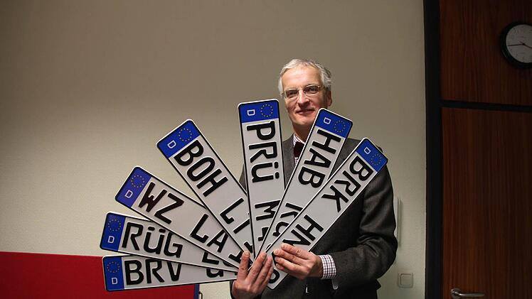 Auf Inititiative des Heilbronner Professors Ralf Bochert wurden bereits weit über 100 deutsche Alt-Kennzeichen wieder eingeführt. Demnächst ist es auch mit HAB und BRK soweit. Foto: Ralf Ruppert