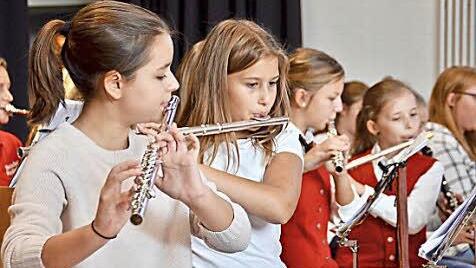 Der Nachwuchs der Steinacher Musikanten musizierte.  Foto: Kathrin Kupka-Hahn