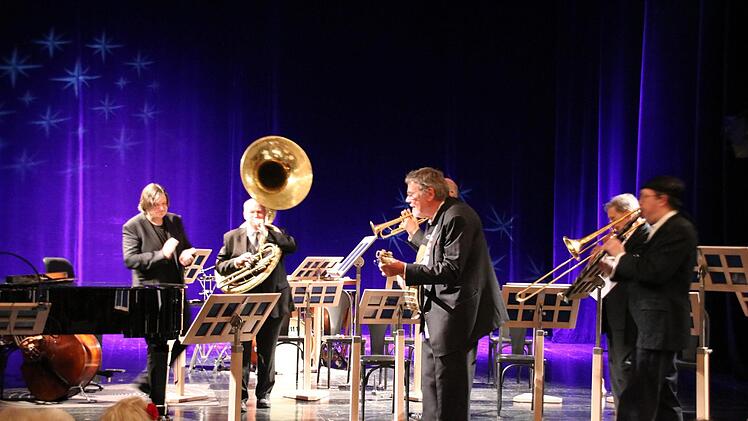 Die Frankfurt Swing All Stars standen zum ersten Mal mit dem Bad Kissinger Kurorchester auf der Bühne. Foto: Ralf Ruppert