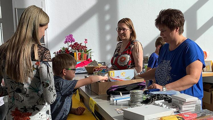 Gro&szlig;er Losverkauf bei der Jubil&auml;umsgala Foto: Sonny Adam