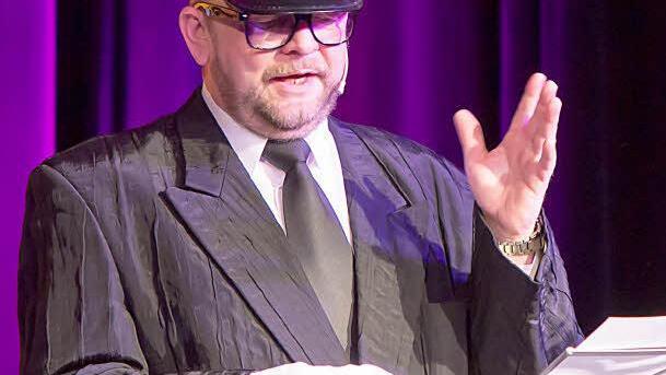 Volker Weigand als "Der Bestatter"