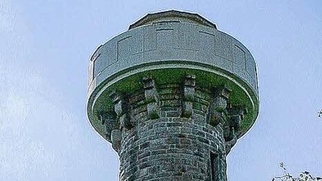 18 Meter über dem Boden befindet sich die Aussichtsplattform.