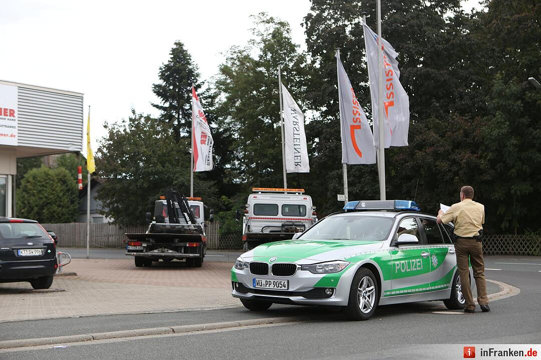 Bewaffneter Raubueberfall auf Geiselwinder Tankstelle - Polizei findet Bargeld