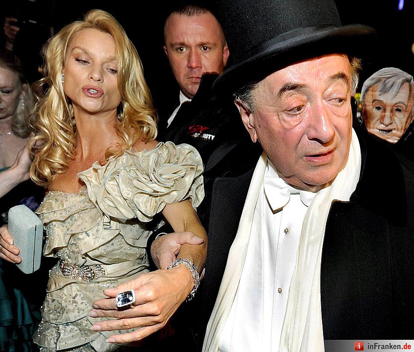Wiener Opernball 2009 - Ankunft Lugner und Sheridan