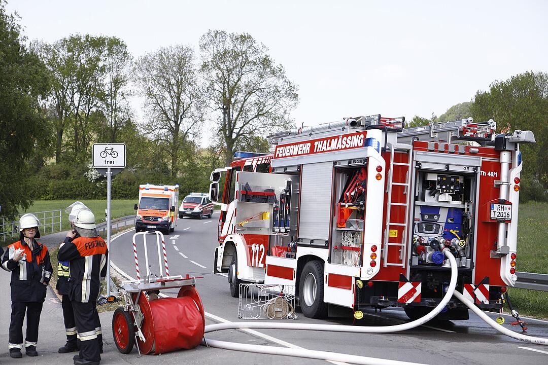 Mittelfranken: Vollbesetzter Schulbus fängt Feuer und brennt komplett aus