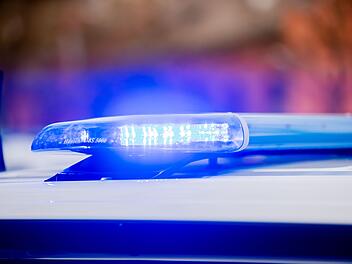 Arnstein: Ehefrau (40) bedroht Partner mit Messer und Schere