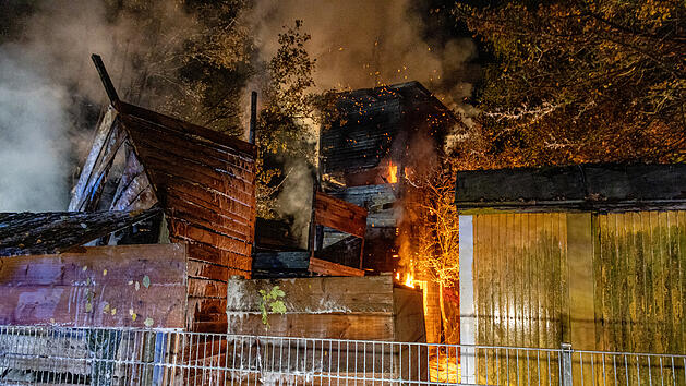 Vollbrand auf Freizeiteinrichtung in Erlangen