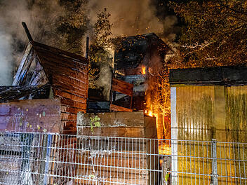 Vollbrand auf Freizeiteinrichtung in Erlangen