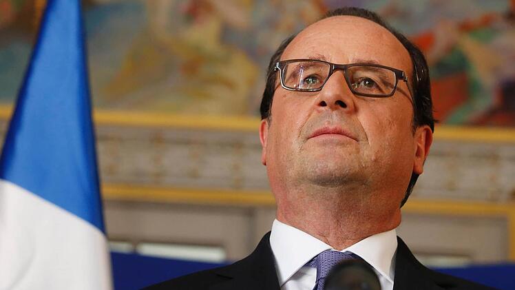 Ganz schön teuer: Für 10.000 Euro im Monat lässt sich der französische Präsident François Hollande von seinem privaten Figaro die Haare schön machen. Foto: Eric Gaillard/epa