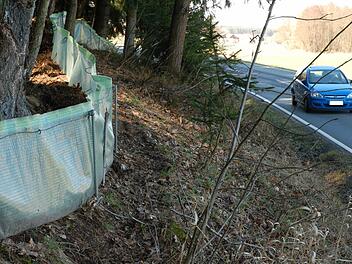 Amphibienschutzzäune wie hier zwischen Neustadt und Fürth am Berg, machen einen kleineren Posten im gesamten Arbeitspensum des Landschaftspflegeverbandes aus. Foto: CT-Archiv/Rainer Lutz