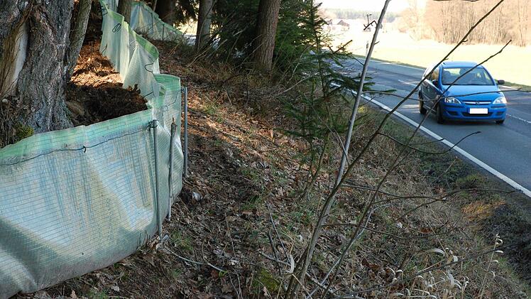 Amphibienschutzzäune wie hier zwischen Neustadt und Fürth am Berg, machen einen kleineren Posten im gesamten Arbeitspensum des Landschaftspflegeverbandes aus. Foto: CT-Archiv/Rainer Lutz