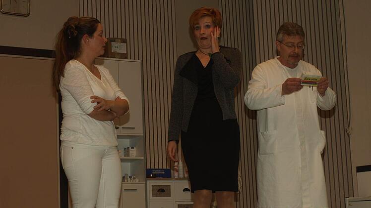 Die Komödie "Gute Besdserung" mit der Theatergruppe des TSV Oerlenbach. Foto: Stefan Geiger