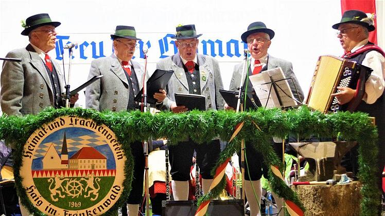 Die "Haache Stöckraache" sorgten unter der Leitung von Gerhard Deininger für Stimmung und gute Laune. Foto: Gerd Fleischmann