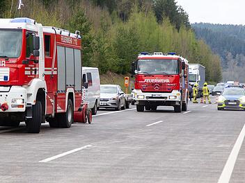 A73 bei Erlangen: Einsatz nach Unfall A73 bei Erlangen: Einsatz nach Unfall