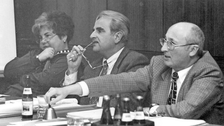 Im Stadtrat saßen viele Jahre Verwaltungsleiter Günter Ringer und Doris Wüstner an Hans Langs Seite. Foto: Archiv