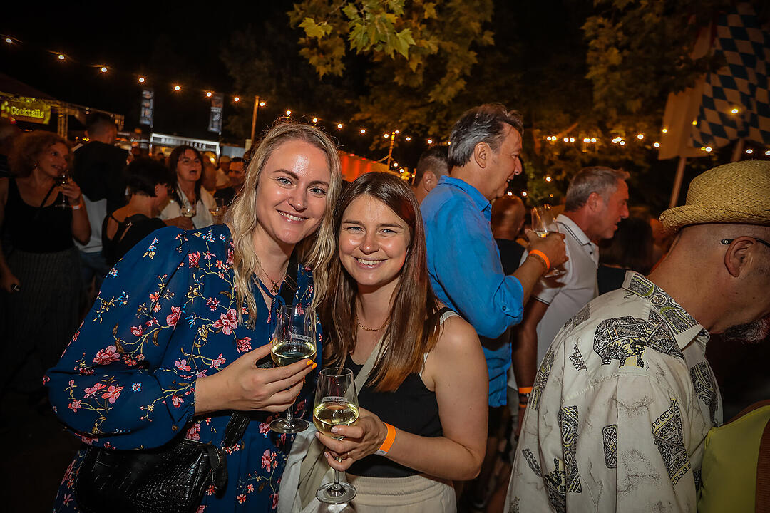 Impressionen vom größten Weinfest in Franken!