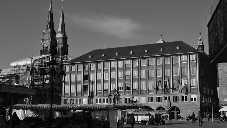 Rathaus auf dem Hauptmarkt in Nürnberg