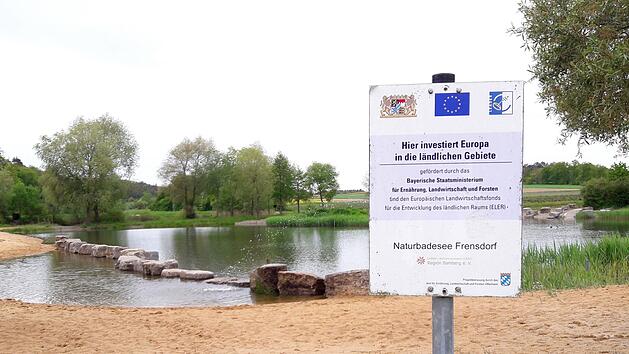 Der seit 2012 betriebene Naturbadesee in Frensdorf wurde zu über 50 Prozent mit EU-Geldern finanziert.  Foto: Markus Klein