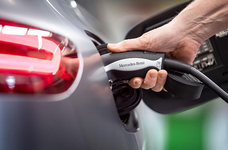 Autobauer treiben eigene E-Ladenetze voran