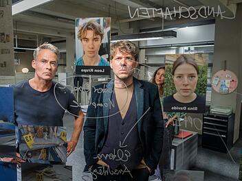 Versuchen mit vereinten Kr&auml;ften einen r&auml;tselhaften Vermisstenfall zu kl&auml;ren (von links): Jan Maybach (Marco Girnth,), Tom Kowalski (Steffen Schroeder) und Kim Nowak (Amy Mu&szlig;ul).