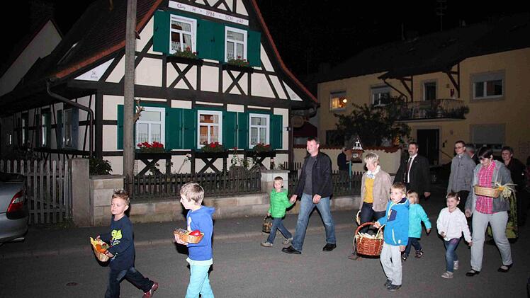 Marsch zur Gastwirtschaft Hellmuth Foto: Franz Böhmer