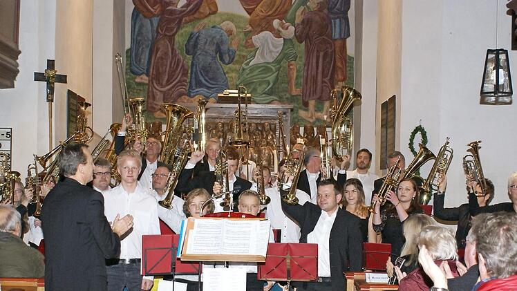 Für den Posaunenchor gab es viel Applaus.  Foto: Paul Pöhlmann