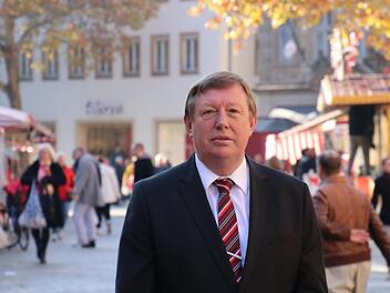 Kennt den Handel in der Innenstadt seit über 20 Jahren: Alfons Distler, Geschäftsführer bei Karstadt und Vorsitzender des Bamberger Stadtmarketing-Vereins, der am Donnerstag 20-Jähriges feiert. Foto: Sebastian Schanz