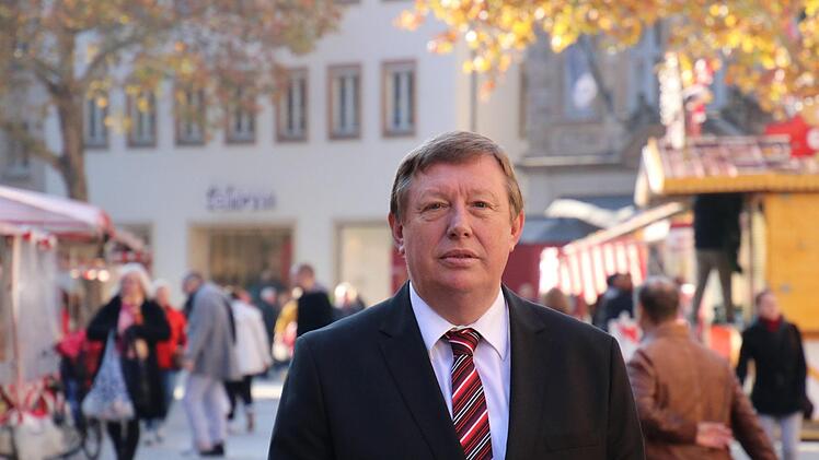 Kennt den Handel in der Innenstadt seit über 20 Jahren: Alfons Distler, Geschäftsführer bei Karstadt und Vorsitzender des Bamberger Stadtmarketing-Vereins, der am Donnerstag 20-Jähriges feiert. Foto: Sebastian Schanz