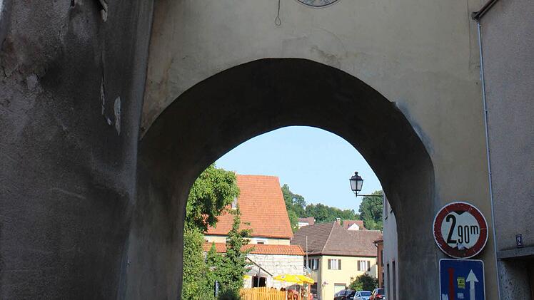 Die Altstadtfreunde Gräfenberg wollen das Hiltpoltsteiner Tor wieder auf Vordermann bringen. Von der Städtebauförderung dürfen sie auf 650 000 Euro hoffen.  Foto: fra-press