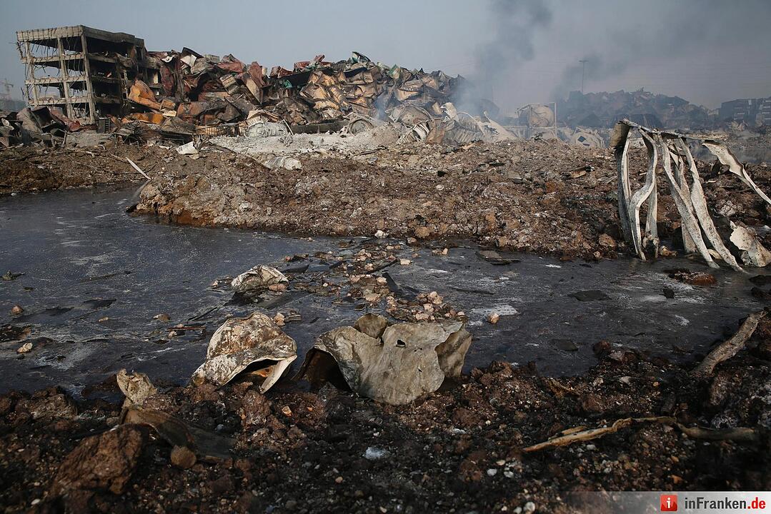 Huge explosion rocks Chinese port city of Tianjin
