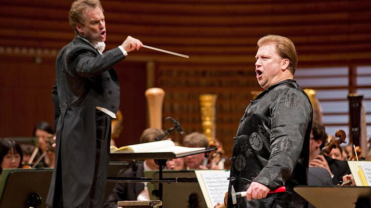 "Siegfried"-Szene mit Jonathan Nott und Torsten Kerl in der Titelrolle Foto: Georg Anderhub/Lucerne Festival