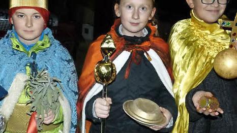 Bei den Geschehnissen rund um den Stall in Bethlehem wirkten auch die Heiligen Drei Könige (Foto oben) und Hirten mit. Fotos: Lothar Weidner