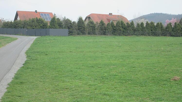 Die Anbindung des Neuländer Wegs (im Bild) an die Bundesstraße 287 sorgte für Diskussionen im Gemeinderat Euerdorf.          Winfried Ehling
