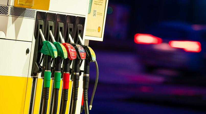 Wegen Iran-Krieg: Dieselpreis knackt 2-Euro-Marke - kommt ein Tankrabatt?