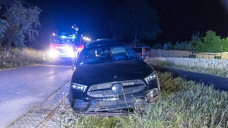 Auto &uuml;berschl&auml;gt sich bei Crash in den Morgenstunden