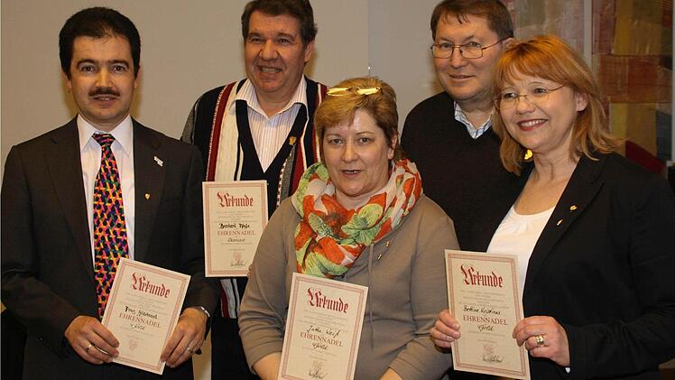Über ihre Auszeichnung freuten sich Franz Hildebrand, Bernd Nägle, Jutta Weiß, Franz Böhm und Bettina Kristinus. Foto: G. Bauer