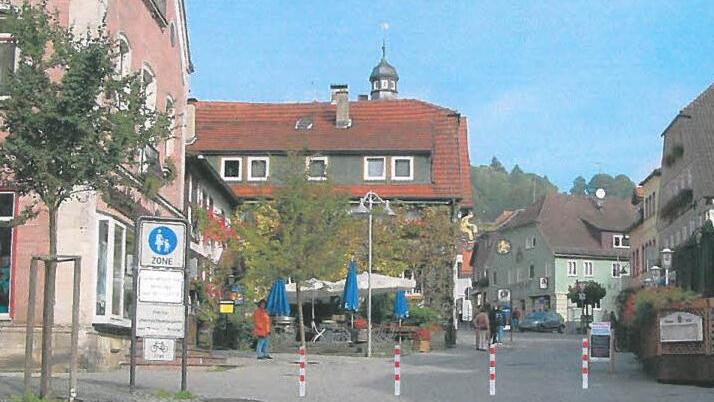 Lösung im Pfosten-Streit: Diese Fotomontage zeigt, wie die Altstadt ab kommenden Frühling aussehen wird. Foto: Stadt Bad Brückenau