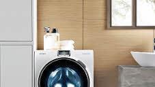 Mal was anderes fürs Badezimmer: Die Waschmaschine Crystal Blue WW9000 von Samsung hat ein blaues Bullauge.  Foto: dpa-mag/Samsung