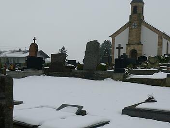 Mit der geplanten Umgestaltung des Stadtsteinacher Friedhofs beschäftigte sich der Stadtrat am Montagabend. Unter anderem ist die Schaffung eines Urnenfelds vorgesehen.Dagmar Besand