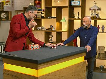 "Dafür wäre ich bereit, richtig viel Geld auszugeben", verriet Horst Lichter in der Mittwochsausgabe der ZDF-Trödelshow "Bares für Rares". Auch Experte Detlev Kümmel war vom Objekt begeistert.