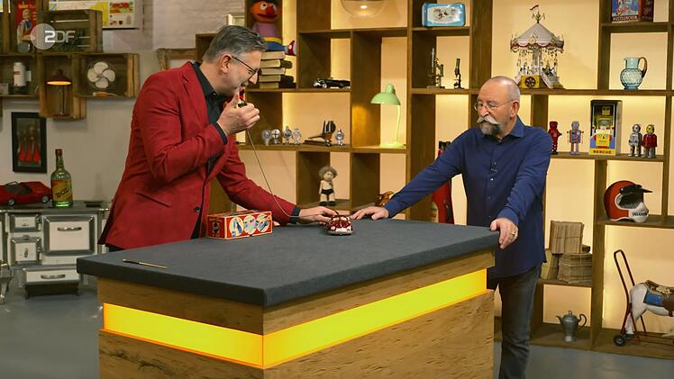 "Dafür wäre ich bereit, richtig viel Geld auszugeben", verriet Horst Lichter in der Mittwochsausgabe der ZDF-Trödelshow "Bares für Rares". Auch Experte Detlev Kümmel war vom Objekt begeistert.