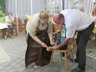 Nat&uuml;rlich wurde auch ein Fass angestochen. Foto: privat