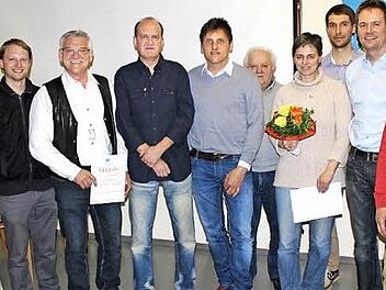 Ehrungen beim TSV Ebermannstadt. Im Bild (von links) Vorsitzender Norbert Schleicher, Dritter Vorsitzender Michael Parzefall, Wolfgang Dörfler (40 Jahre), Harald Bittel (40), Michael Hutzler (40), Emil Hoh (40), Adelgunde Godde (40), Eike Striegel (25), Heinz Hornegger (25) und Zweiter Vorsitzender Wolfgang Dürrbeck.  Foto: fra-press