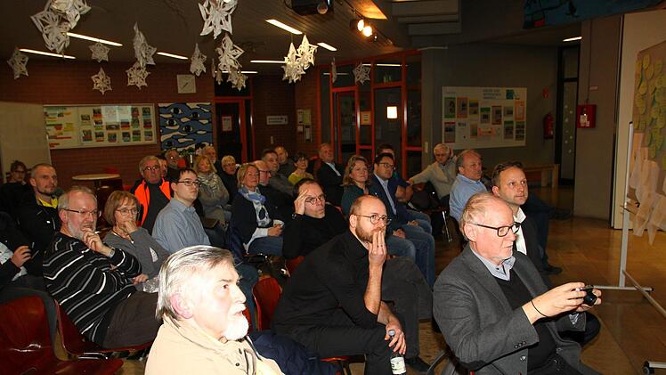 Rund 30 Besucher beteiligten sich an der Diskussion. Foto: Jürgen Gärtner