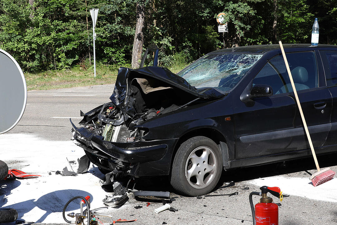 Pleinfeld: 22-jährige Bikerin stirbt bei Unfall