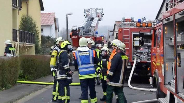 Die Feuerwehr beim Einsatz Foto: Peter Rauch