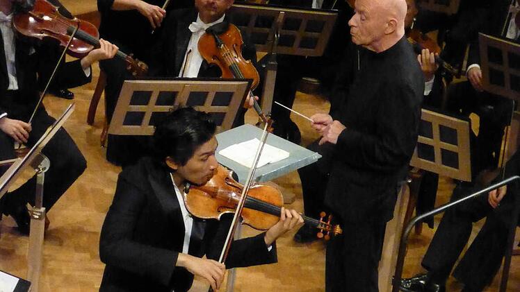 Iskandar Widjaja und Christoph Eschenbach. Foto: Ahnert