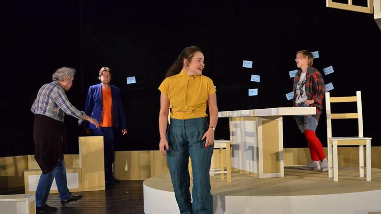 "Honig im Kopf" - Premiere im Theater Schloss Maßbach.Gerhild Ahnert