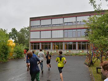 Das Dientzenhofer-Gymnasium wird nicht in den Landkreis verlagert. So viel scheint nach den Ergebnissen einer Studie sicher.  Ronald Rinklef