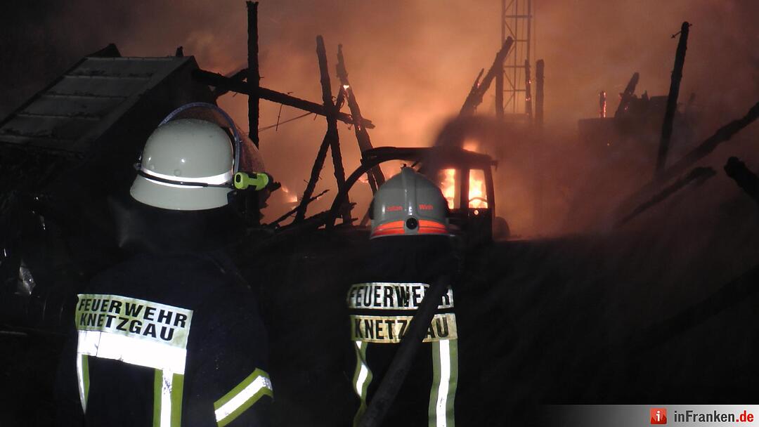 Hoher Sachschaden bei Scheunenbrand in Knetzgau